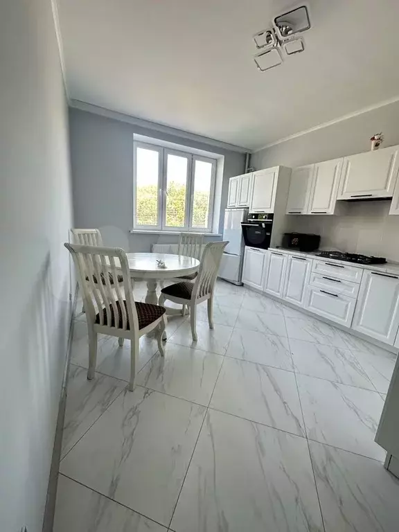 3-к. квартира, 95 м, 2/9 эт. - Фото 0