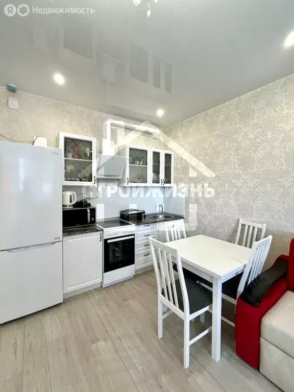 Квартира-студия: Екатеринбург, улица Николая Островского, 2 (28.4 м) - Фото 1