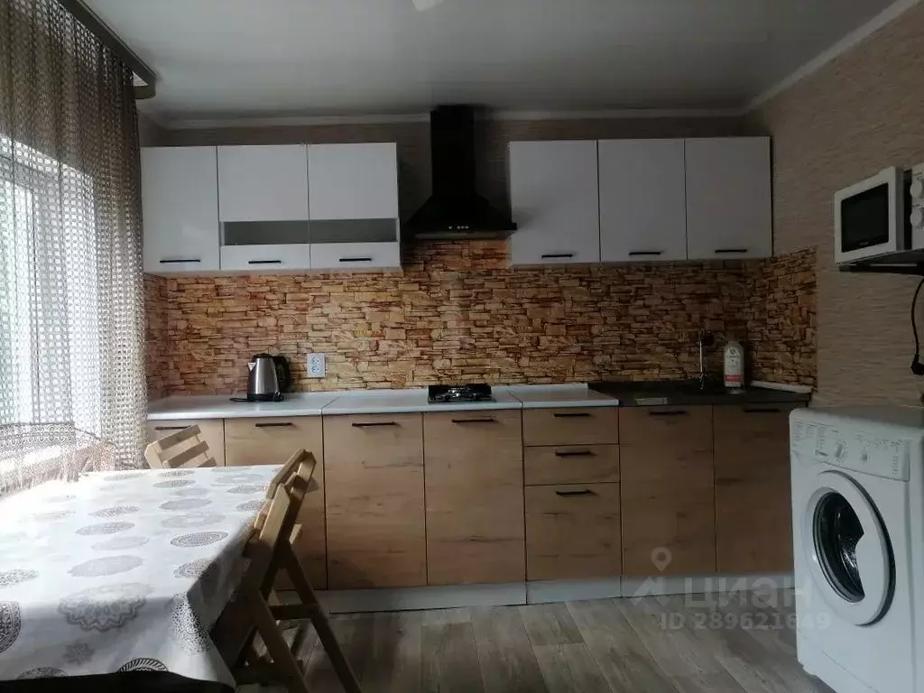 Дом в Астраханская область, Харабали ул. Колхозный двор, 11 (60 м) - Фото 1