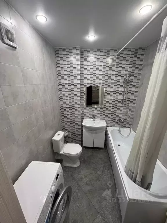 2-к кв. Крым, Симферополь ул. Батурина, 189 (65.0 м) - Фото 1