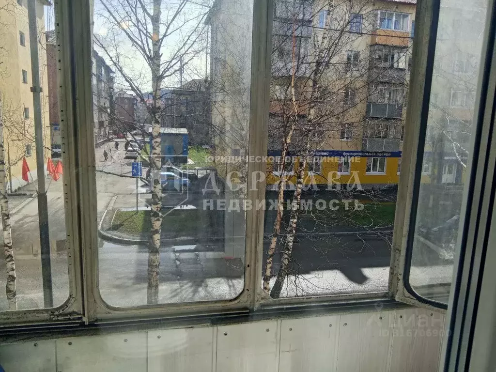 3-к кв. Кемеровская область, Междуреченск ул. Космонавтов, 10 (55.5 м) - Фото 0