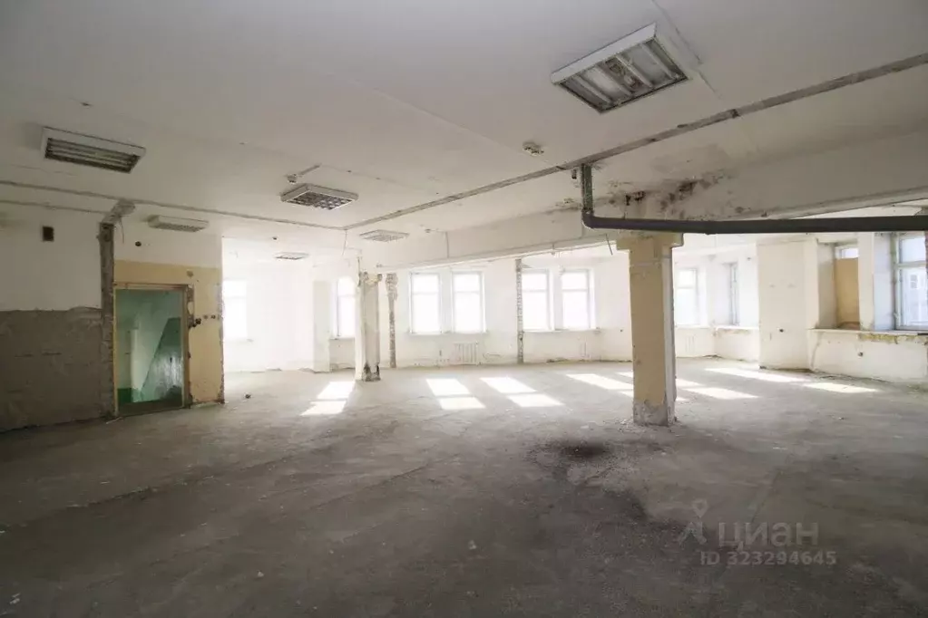 Помещение свободного назначения в Калужская область, Калуга Окружная ... - Фото 1