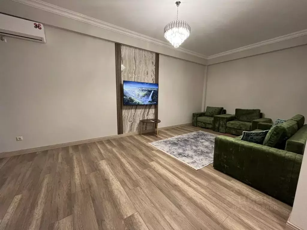 2-к кв. Дагестан, Махачкала ул. Кадарская, 40 (75.0 м) - Фото 0