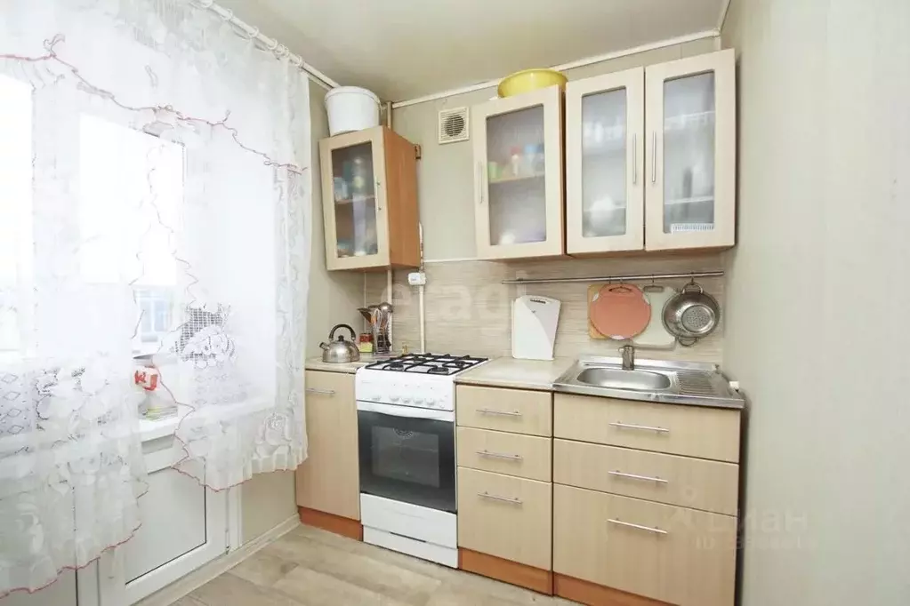 3-к кв. Омская область, Омск Осоавиахимовская ул, 189 (57.7 м) - Фото 0