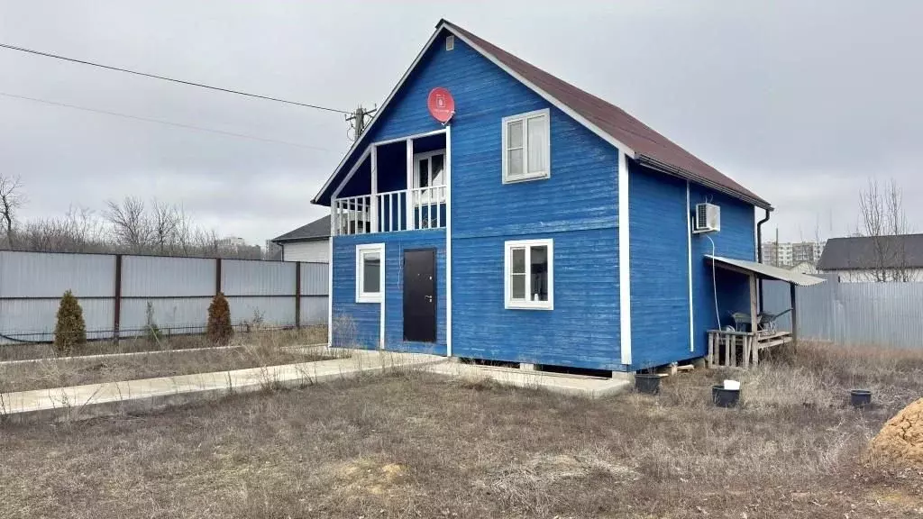 Дом в Волгоградская область, Волгоград ул. Джамбула Джабаева (100 м) - Фото 1