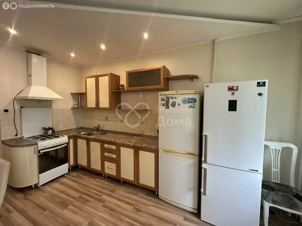 Квартира-студия: Волгоград, проспект Маршала Жукова, 112 (46.3 м) - Фото 1