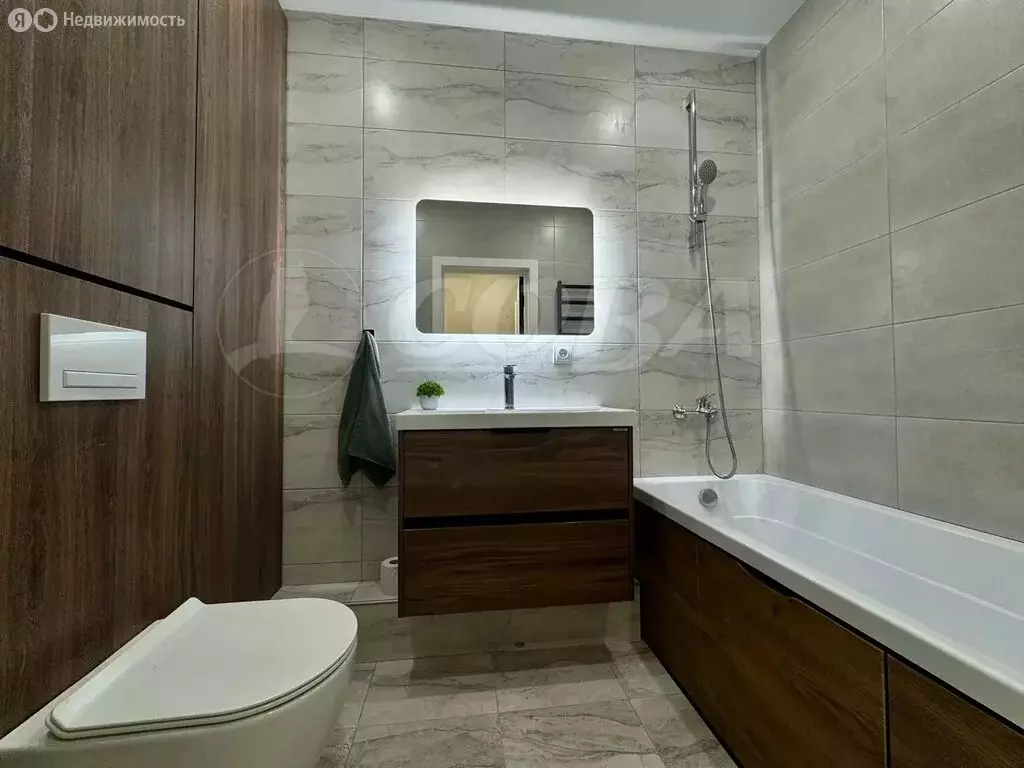 2-комнатная квартира: Тюмень, улица Валентины Трофимовой, 6 (60.6 м) - Фото 1