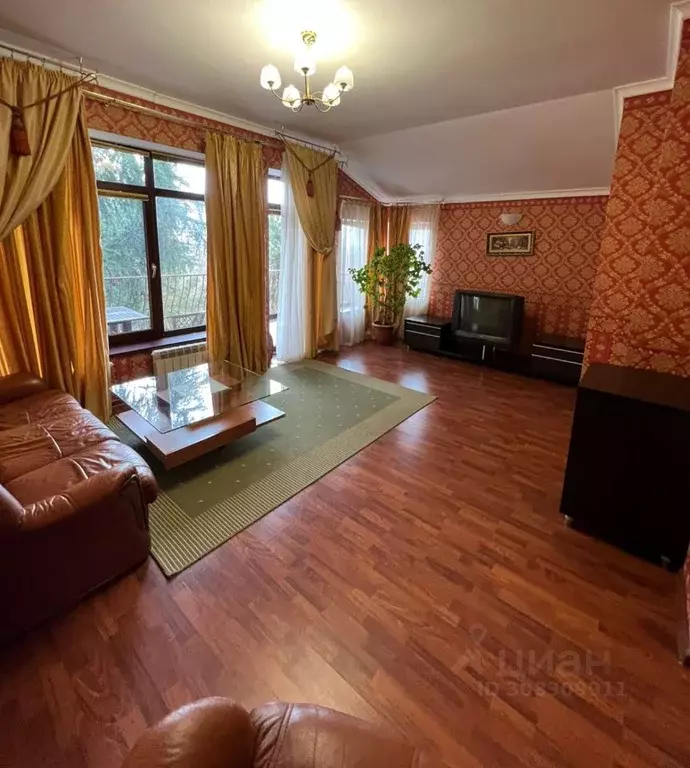 Дом в Крым, Ялта городской округ, Ливадия пгт ул. Виноградная (350 м) - Фото 1