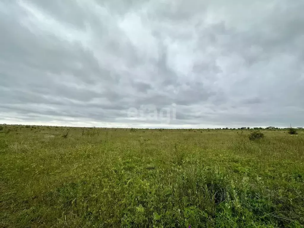 Участок в Крым, Симферопольский район, Трудовское с/пос Листория жилой ... - Фото 0