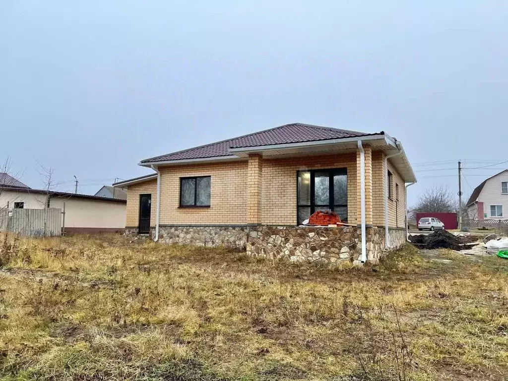 Дом в Белгородская область, Яковлевский муниципальный округ, Яковлево ... - Фото 0