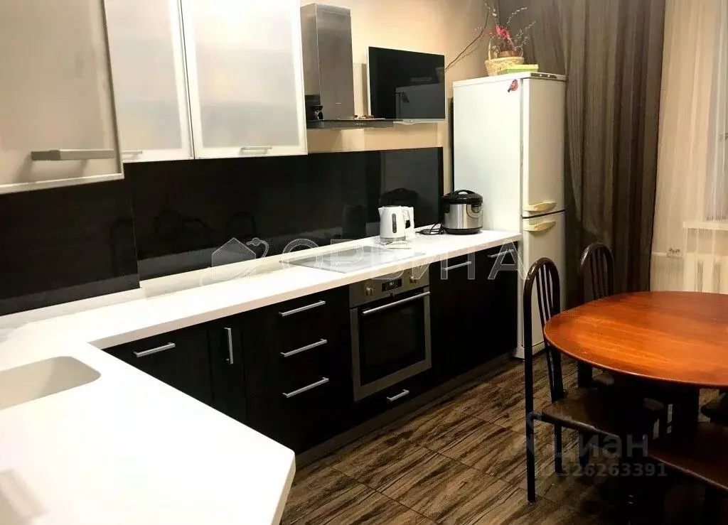 2-к кв. Тюменская область, Тюмень ул. Карла Маркса, 8 (68.6 м) - Фото 1