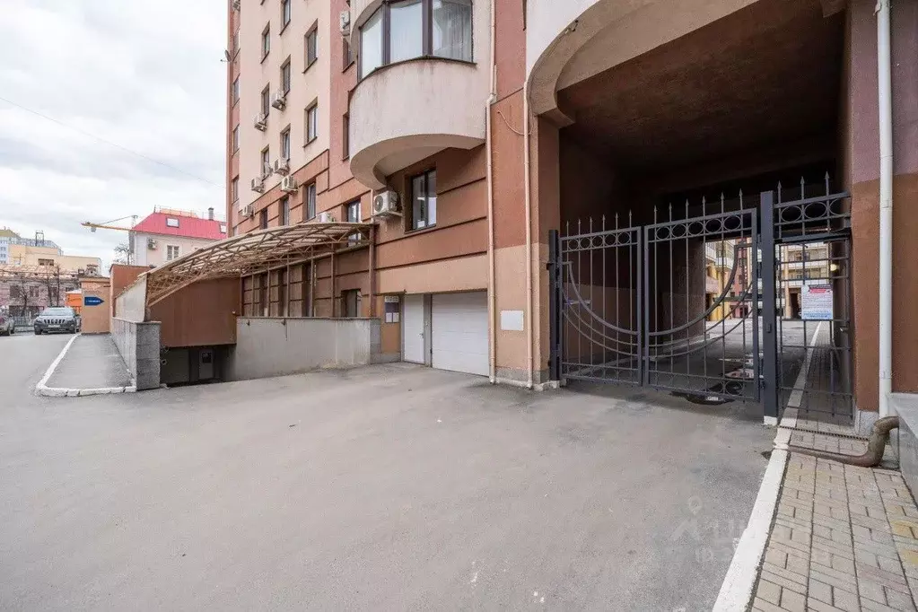 Гараж в Свердловская область, Екатеринбург ул. Белинского, 32 (15 м) - Фото 2