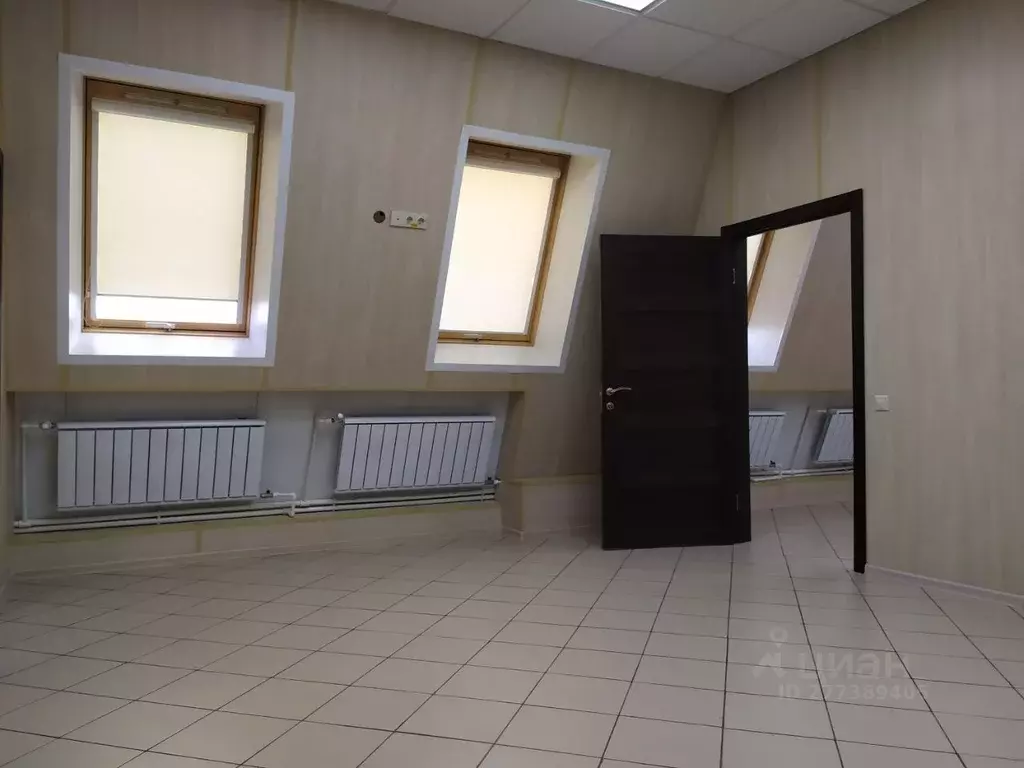 Офис в Красноярский край, Красноярск Ястынская ул., 39с1 (34 м) - Фото 1