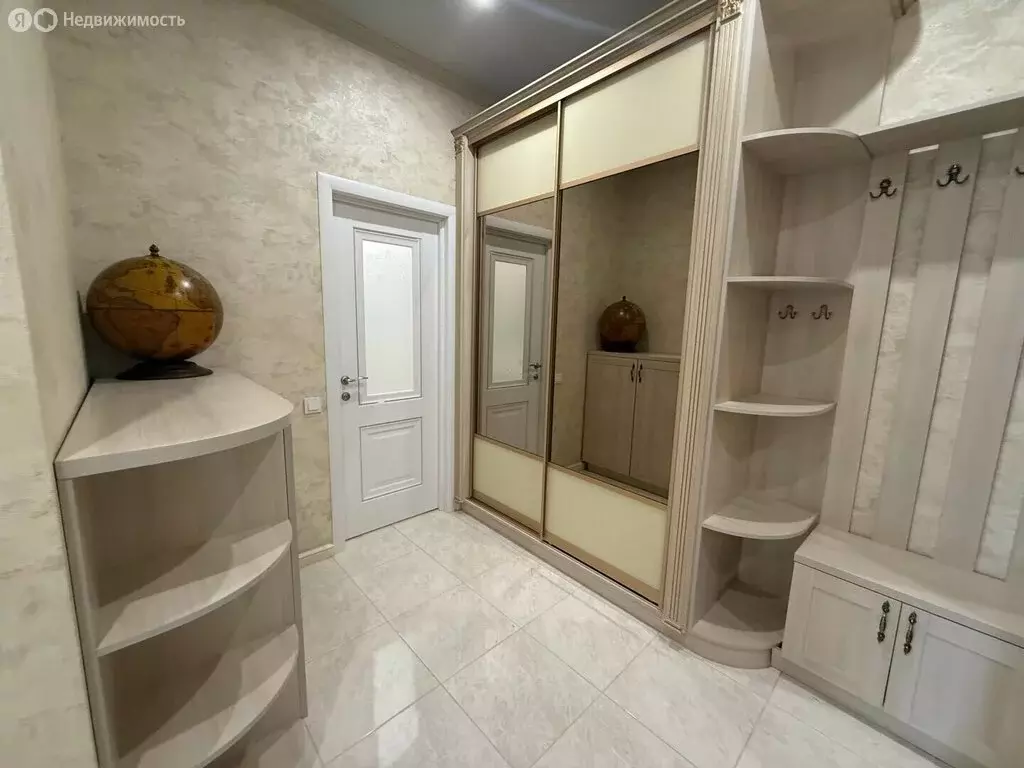 2-комнатная квартира: Ялта, улица Володарского, 3 (75 м) - Фото 2