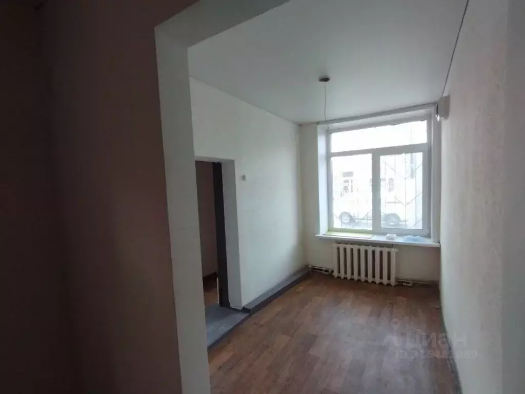 Офис в Саратовская область, Саратов ул. Имени И.С. Кутякова, 99 (30 м) - Фото 2