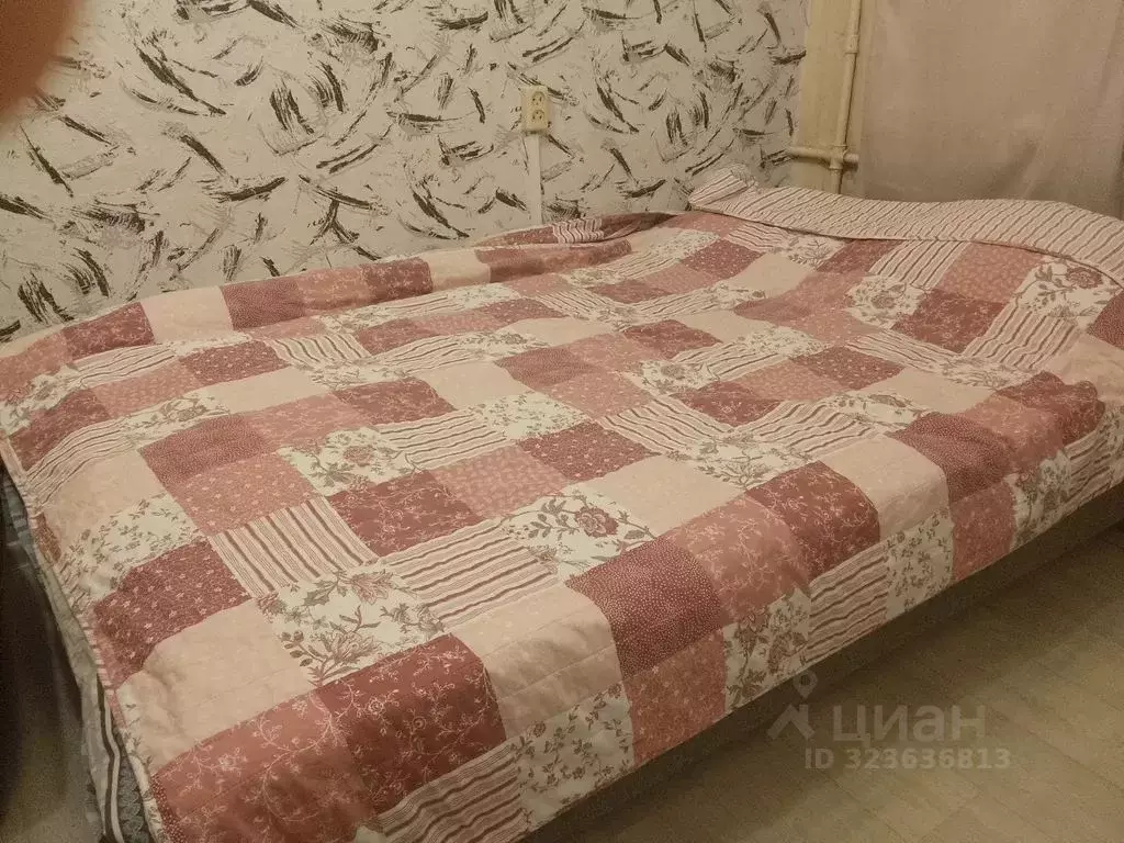 Комната Ленинградская область, Луга ул. Красной Артиллерии, 7/18 - Фото 1