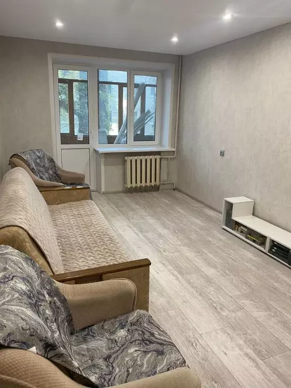 2-к кв. Саратовская область, Саратов ул. Имени Д.В. Емлютина, 51 (45.8 ... - Фото 0