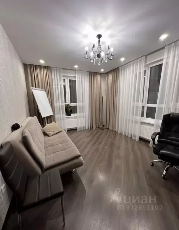 2-к кв. Башкортостан, Уфа бул. Давлеткильдеева, 16 (56.0 м) - Фото 0