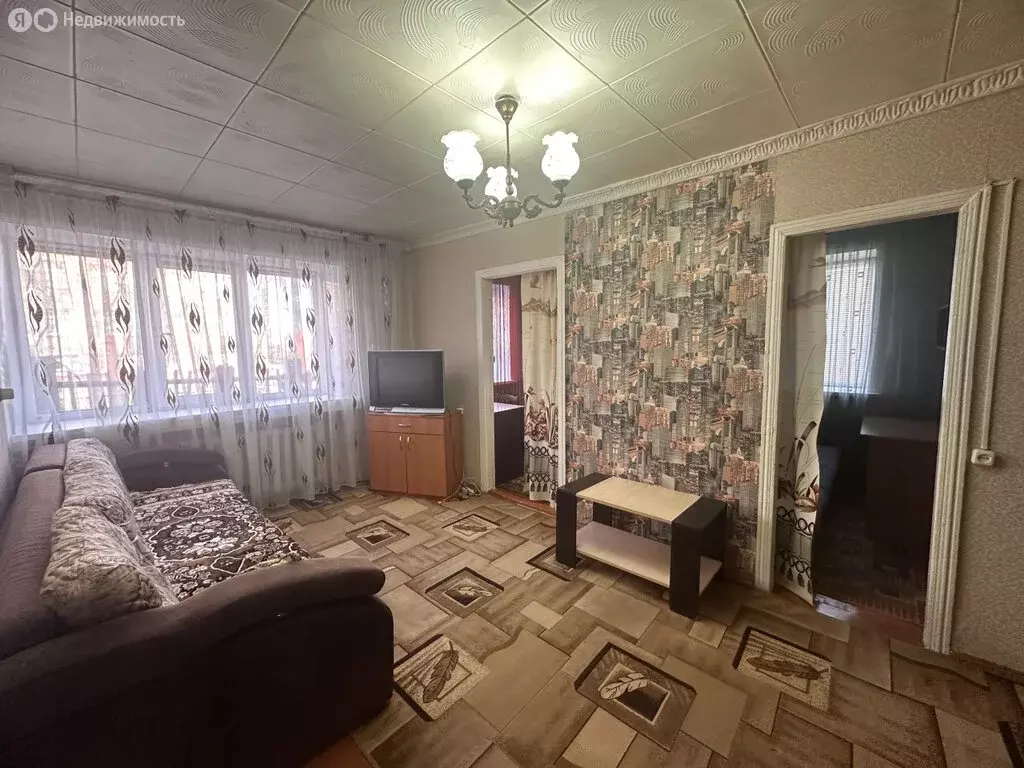 3-комнатная квартира: Бузулук, улица Суворова, 58 (40.4 м) - Фото 1