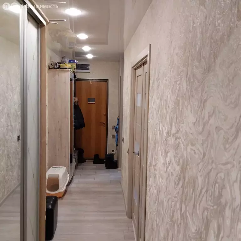 3-комнатная квартира: Екатеринбург, улица Бакинских Комиссаров, 108 ... - Фото 2