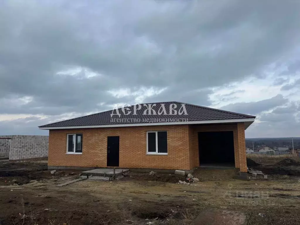 Дом в Белгородская область, Старооскольский городской округ, с. ... - Фото 0