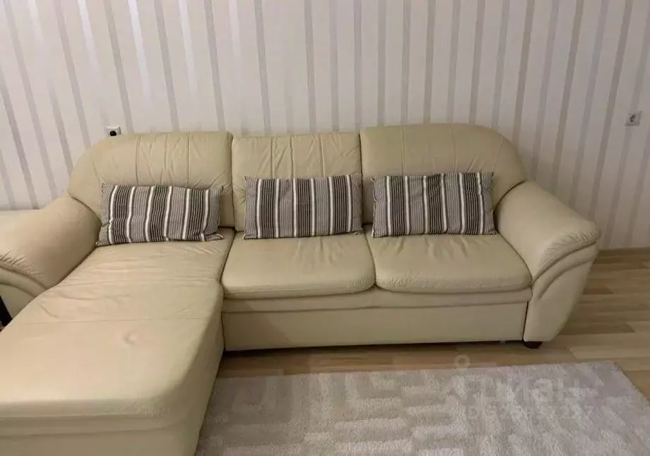 2-к кв. Белгородская область, Белгород ул. Есенина, 32а (62.2 м) - Фото 1