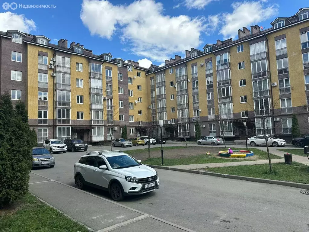 2-комнатная квартира: Владикавказ, улица Шамиля Джикаева, 5А (67 м) - Фото 1