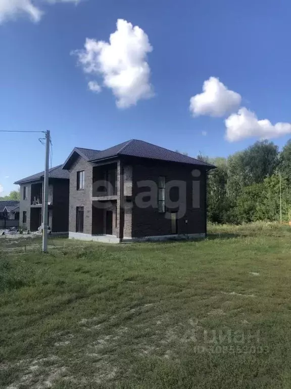 Дом в Брянская область, Брянский район, пос. Мичуринский  (120 м) - Фото 1