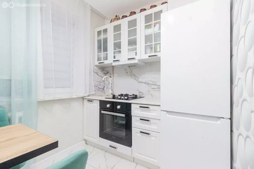 3-комнатная квартира: Уфа, Черниковская улица, 24 (58.8 м) - Фото 1