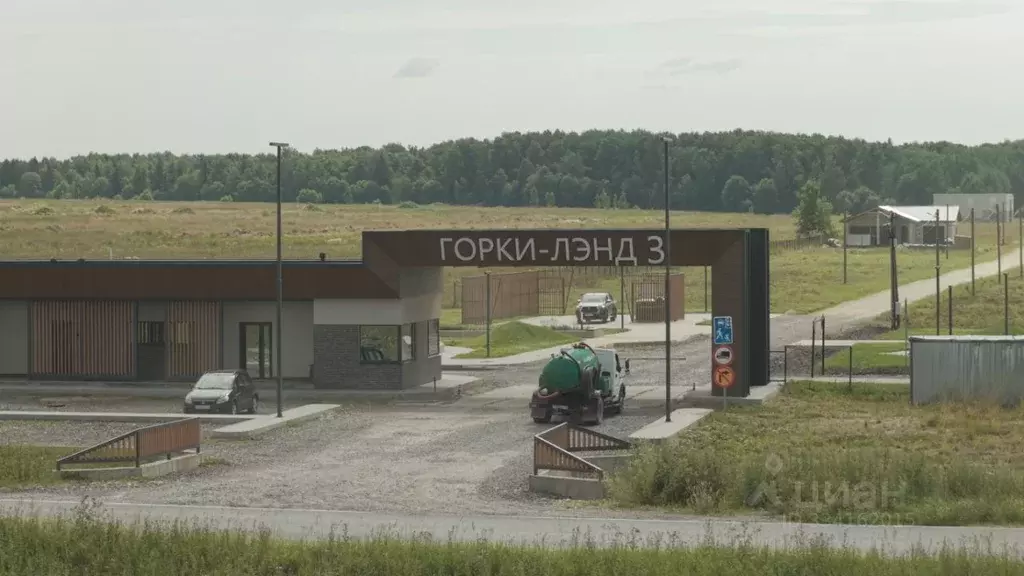 Участок в Ленинградская область, Гатчинский муниципальный округ, д. ... - Фото 1