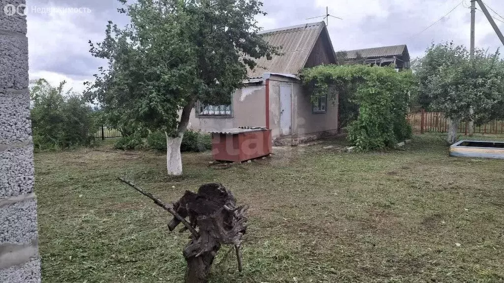 Дом в Саратовская область, муниципальное образование Энгельс, СНТ ... - Фото 0