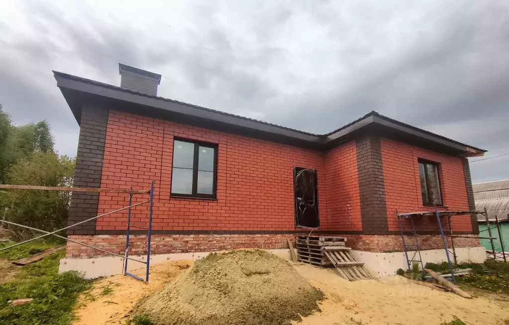 Дом в Пензенская область, Пензенский район, Алферьевский сельсовет, с. ... - Фото 1