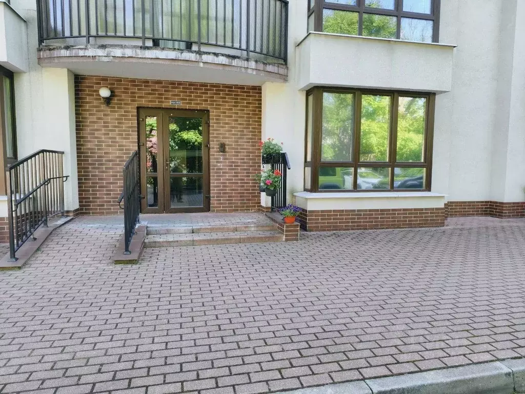 2-к кв. Калининградская область, Калининград просп. Мира, 83 (62.0 м) - Фото 2