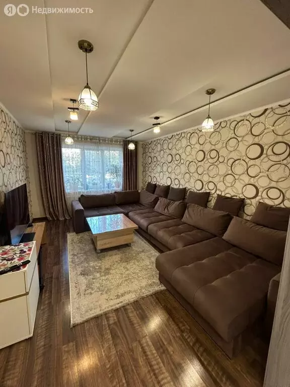 3-комнатная квартира: Екатеринбург, Таватуйская улица, 4 (62.7 м) - Фото 1