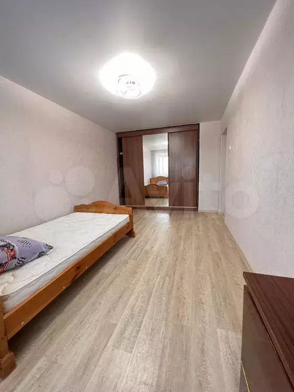 Комната 13 м в 3-к., 2/5 эт. - Фото 1