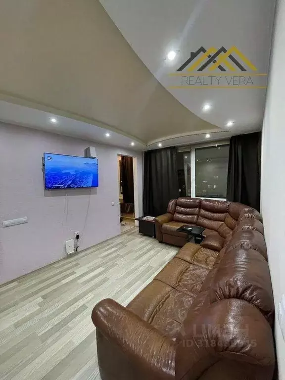 3-к кв. Санкт-Петербург ул. Белы Куна, 13К1 (70.0 м) - Фото 0