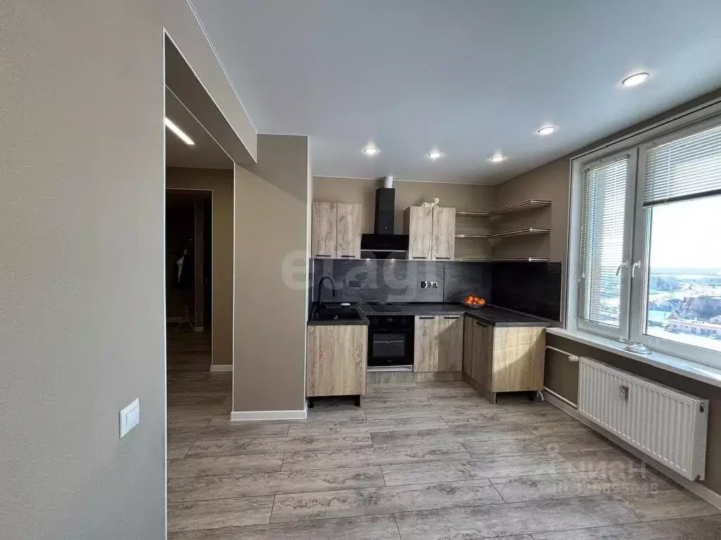 3-к кв. Тюменская область, Тюмень Рощино мкр, ул. Медовая, 16 (79.2 м) - Фото 1