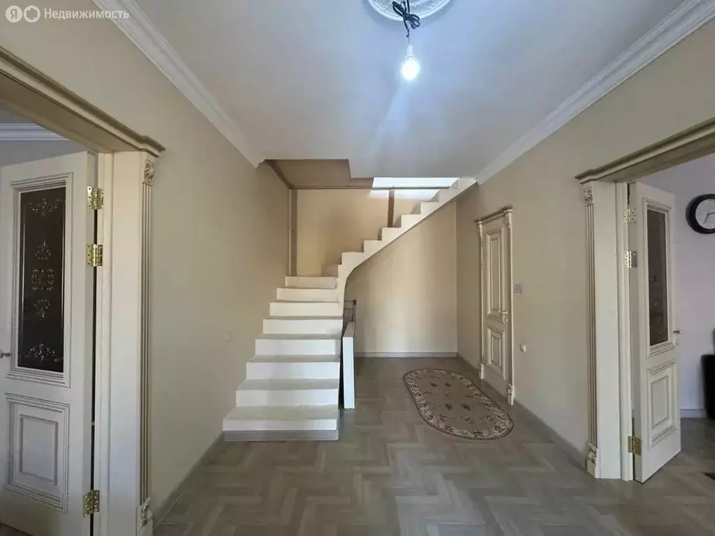 Дом в посёлок городского типа Семендер, Шамхальская улица, 31 (170 м) - Фото 2