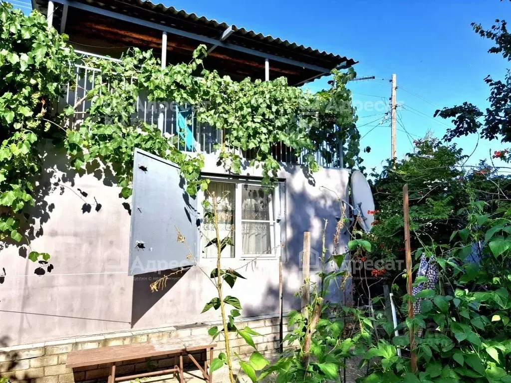 Дом в Волгоградская область, Волжский Урожай СНТ, ул. 4-я Линия (50 м) - Фото 1