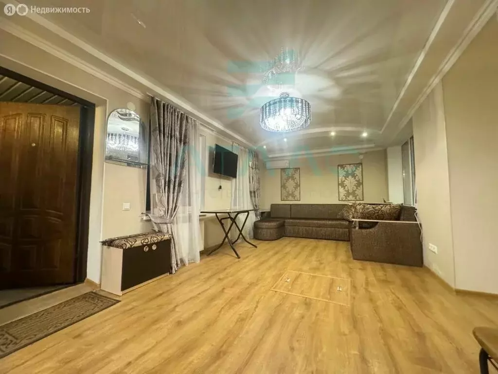 3-комнатная квартира: Саки, Строительная улица, 16 (73 м) - Фото 1