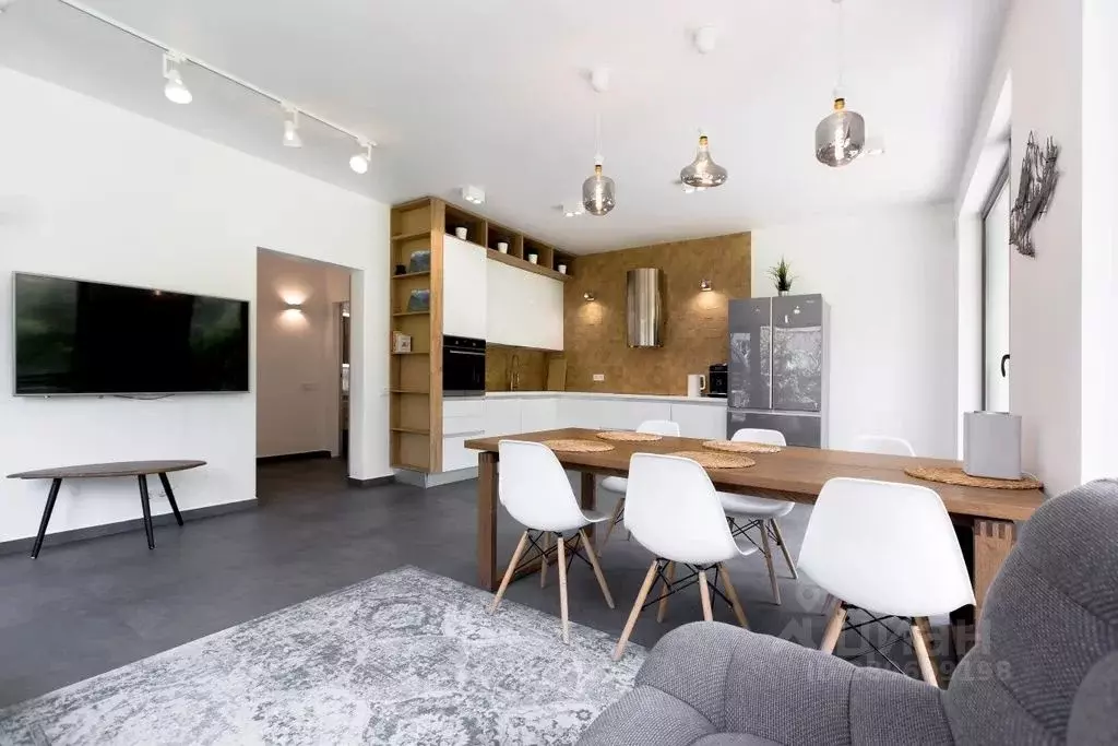 Дом в Краснодарский край, Сочи Красная Поляна пгт, ул. Защитников ... - Фото 2