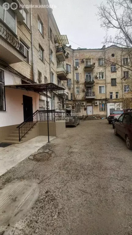 3-комнатная квартира: Астрахань, Адмиралтейская улица, 18/16 (65 м) - Фото 1