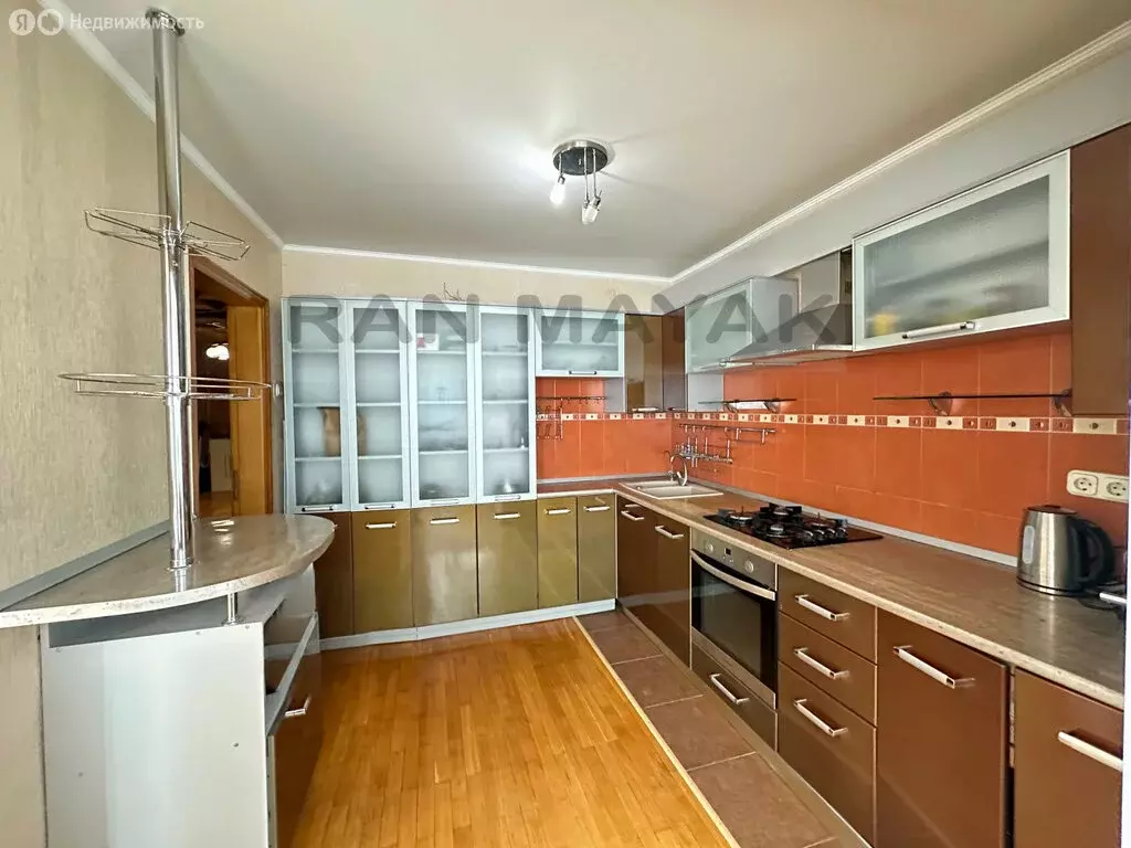 3-комнатная квартира: Майкоп, улица Гайдара, 82к1 (92.6 м) - Фото 1