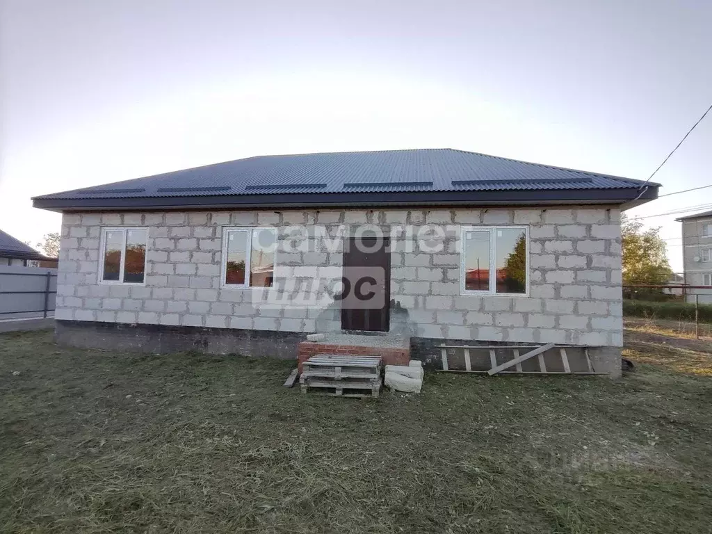 Дом в Краснодарский край, Приморско-Ахтарск ул. Толстого, 1 (133 м) - Фото 0