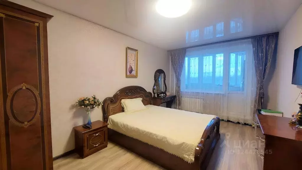 3-к кв. Ханты-Мансийский АО, Нижневартовск ул. Нефтяников, 2 (71.5 м) - Фото 1