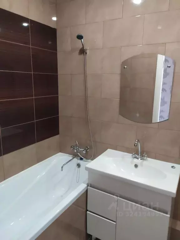 1-к кв. Омская область, Омск ул. Крупской, 12 (40.0 м) - Фото 2