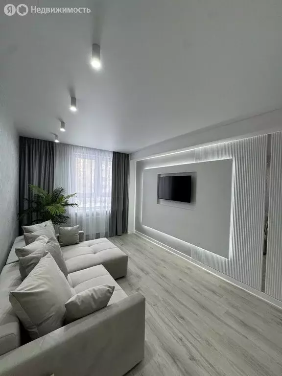 3-комнатная квартира: Киров, улица Воровского, 97 (68 м) - Фото 1