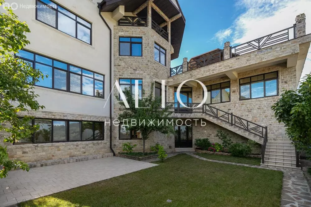 Дом в Сочи, улица Чекменёва, 30/14 (875.4 м) - Фото 1