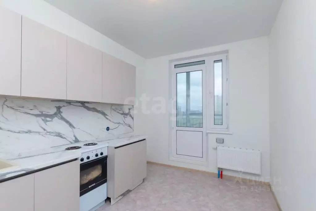 3-к кв. Тюменская область, Тюмень ул. Героев Космоса, 17 (73.5 м) - Фото 1