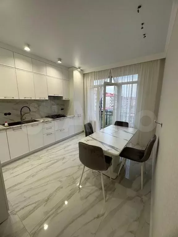 3-к. квартира, 95 м, 2/4 эт. - Фото 1